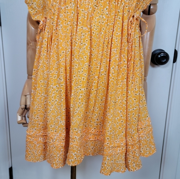Free People Yellow Oversized Button-Up Ditsy Spring Floral Dress Size Small - Picture 2 of 12